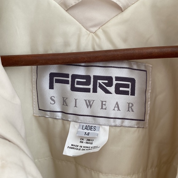 FERA Skiwear 1 piece cream colored snowsuit - Picture 3 of 11